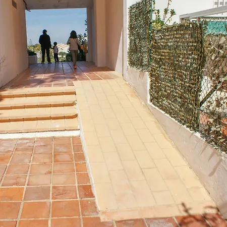 Spacious, 2-bedroom In Gran Alacant With A Swimming Pool, Fu
