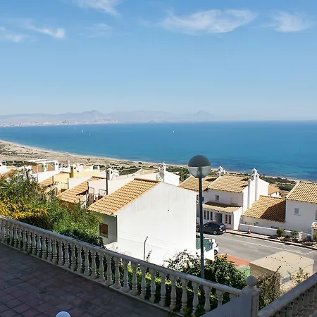 Spacious, 2-bedroom In Gran Alacant With A Swimming Pool, Fu Santa Pola